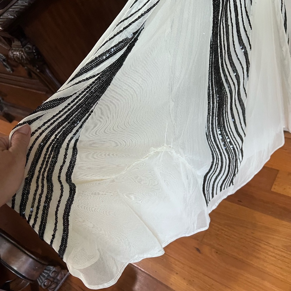 R&M Richards Elegant Black and cream Sequin formal Gown - Picture 7 of 13